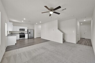 Building Photo - 14818 Calderon Dr