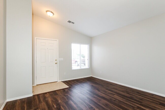 Foto del edificio - 11717 W Poinsettia Dr