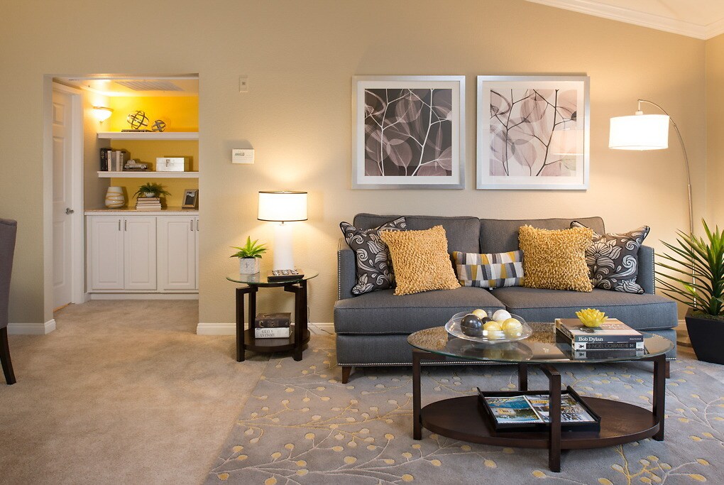 Emerald Pointe 2840 S Diamond Bar Blvd Diamond Bar, CA Apartments