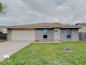 Building Photo - 939 N Pleasant Woods Dr