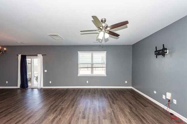 Foto del edificio - 4 Bedroom 2.5 Bath Home in Mckewn - Ladson