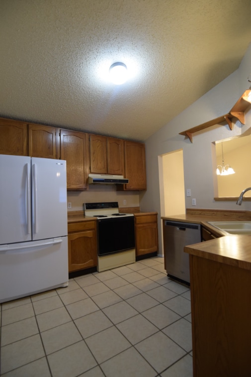 Building Photo - 2710 Bowie Trail