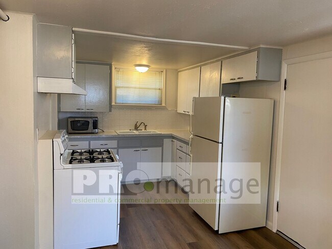 Foto del edificio - 636 N 14th Ave