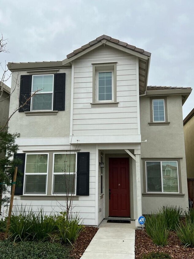 Foto principal - Beautiful Modern Home in Natomas Crossing Close to Downtown, Shopping, and More!