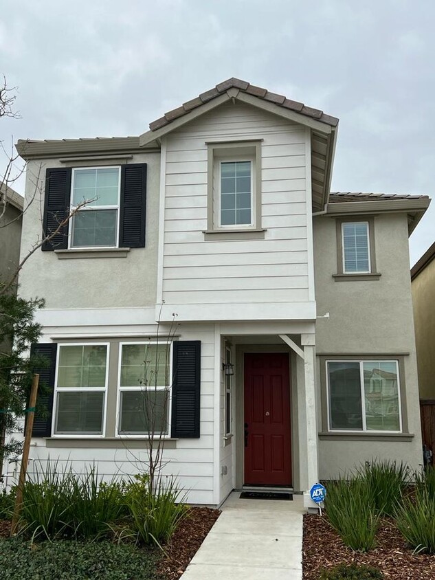 Primary Photo - Beautiful Modern Home in Natomas Crossing Close to Downtown, Shopping, and More!