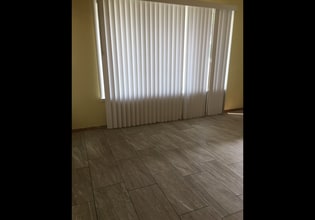 Building Photo - 916 Bautista Dr