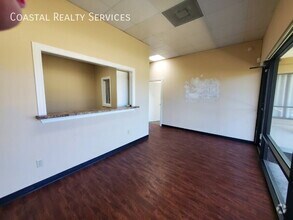 Building Photo - 722 Beal Pkwy NW