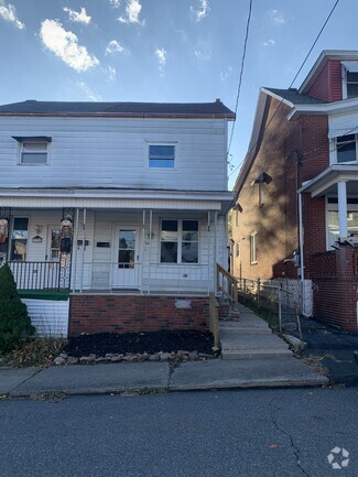 Building Photo - 240 N Nice St