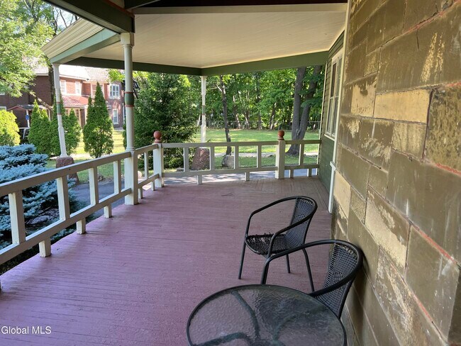 Foto del edificio - 1226 Wendell Ave