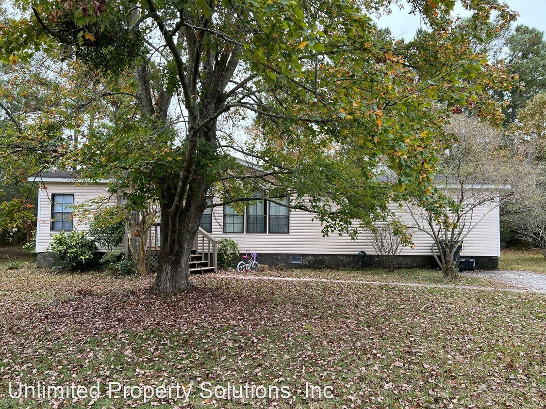 3 br, 1.5 bath House 809 Mast Court House Rental in Hampstead, NC