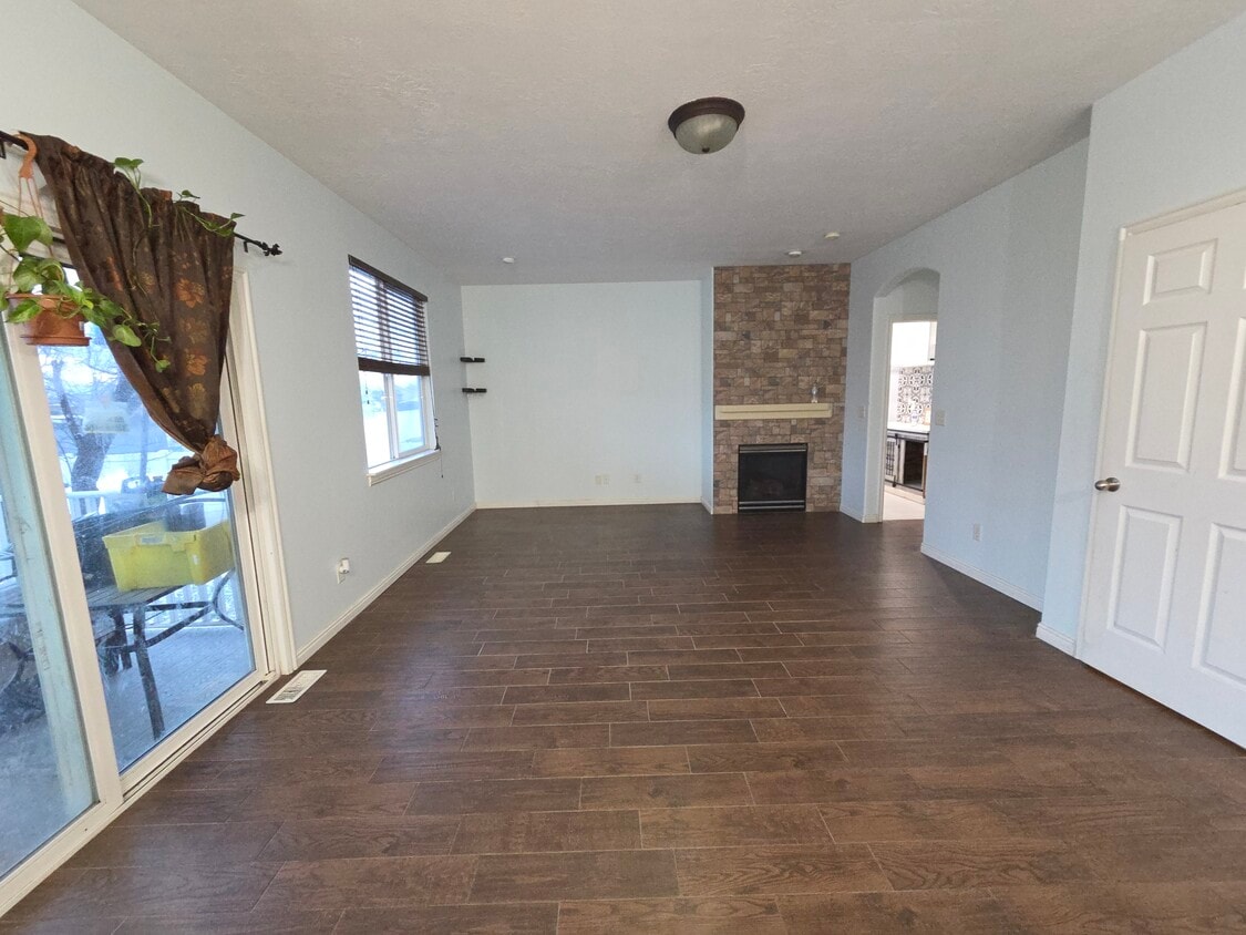 Photo - 6878 W 3100 S (West Valley City, UT)