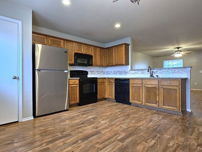 Building Photo - 4800 SE 78th St