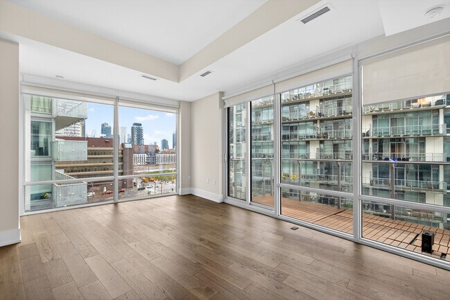 Photo du bâtiment - 29 Queens Quay E