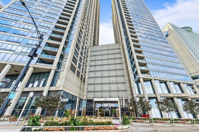 Foto del edificio - 600 N Lake Shore Dr