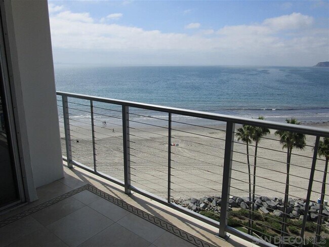 Building Photo - 1720 Avenida Del Mundo