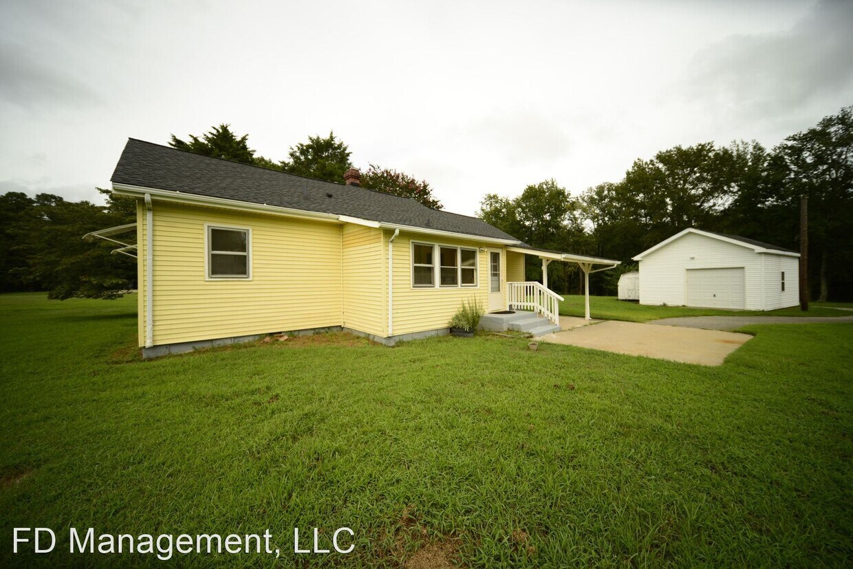 3 br, 1 bath House 151 Semple Farm Road House Rental in Hampton, VA
