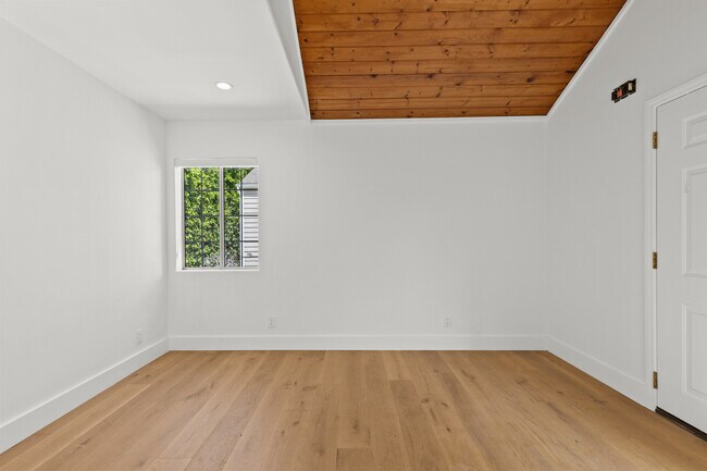 Foto del edificio - 10920 Hesby St