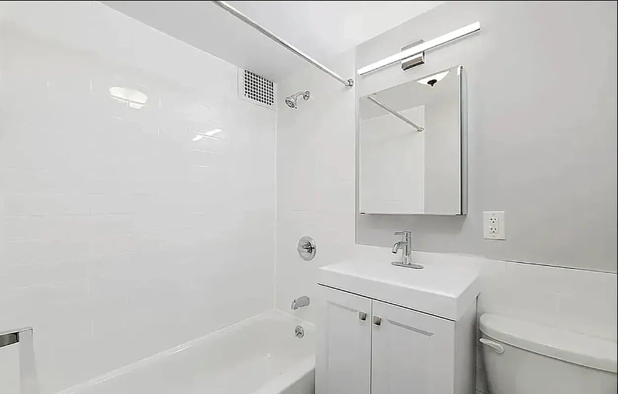 Foto del edificio - 340 W 48th St