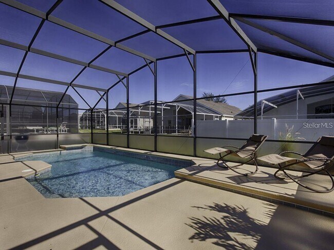 Foto del edificio - 321 Henley Cir