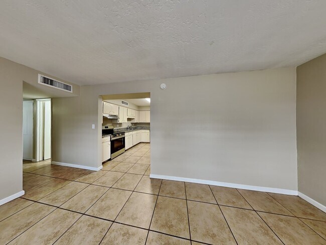 Foto del edificio - 1030 E Dolphin Ave