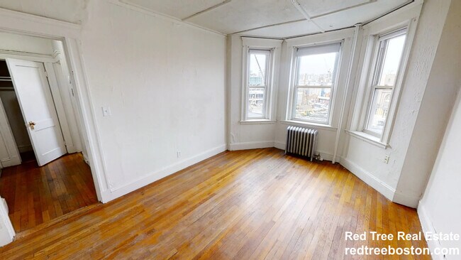 Building Photo - 1179 Boylston St