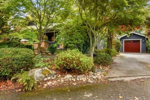 Building Photo - Montlake House - 4 bedrooms + den