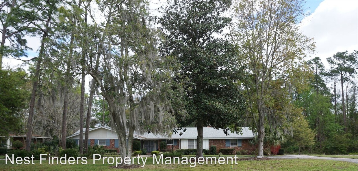 Foto principal - 10431 Deerwood Club Rd