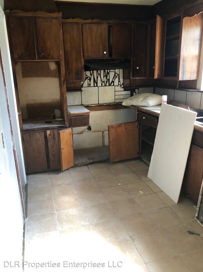 Building Photo - 3 br, 1 bath House - 5922 N. Garrison Ave