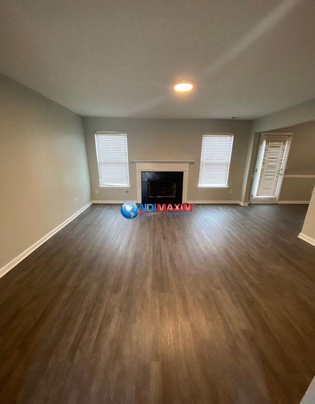 Building Photo - Nice 3 bedrooms and 3 bathrooms house in S...