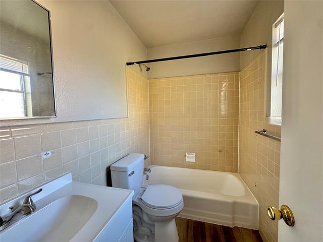 Building Photo - 1112 Eagle Dr