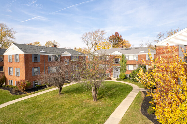 Building Photo - Highland View