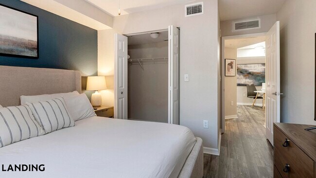 Foto del edificio - 10200 Falcon Pine Blvd
