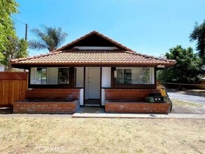 Building Photo - 416 W Duarte Rd
