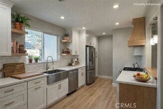 Building Photo - 7101 Fallbrook Ave