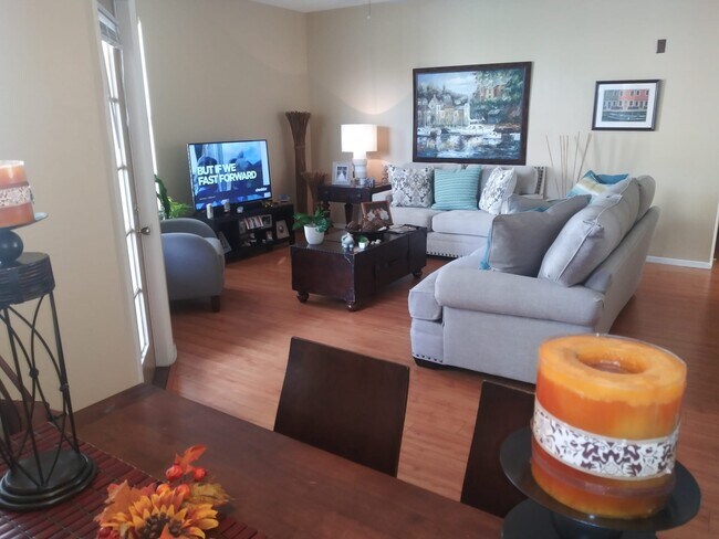 Foto del edificio - 416 Summit Ridge Pl