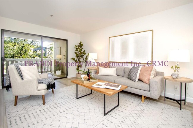 Foto del edificio - Pacheco Valley Townhouse with New Floors a...