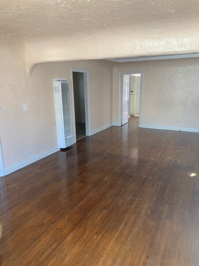 Sala de estar/Comedor - 10730 Palms Blvd