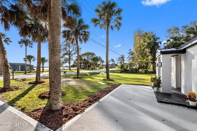 Building Photo - 5719 Heckscher Dr