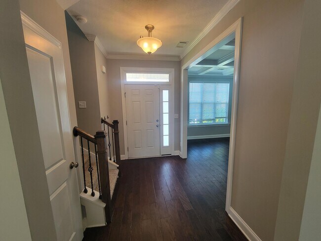Building Photo - 1733 Ethan Way