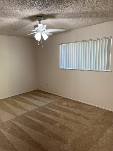 Building Photo - 1433 NE Hogan Pl