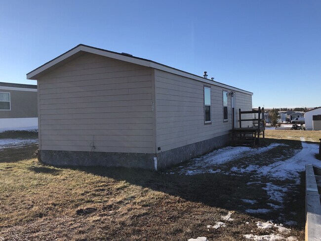 Building Photo - Trailer for Rent in Belfield