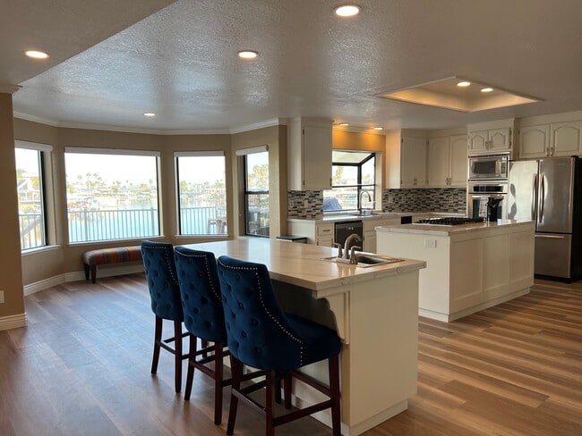 Building Photo - 4909 North Point