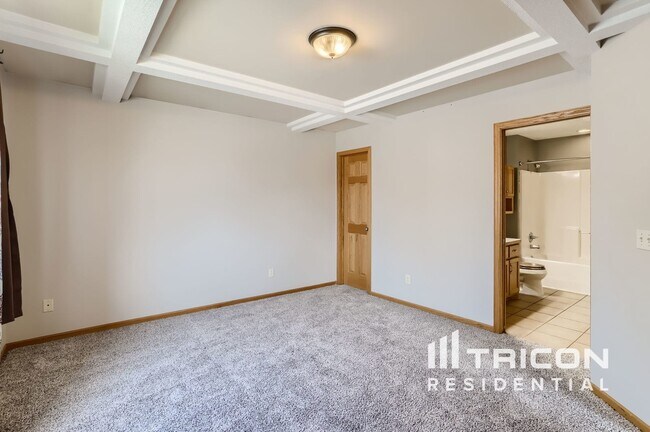 Foto del edificio - 783 Harrison Dr