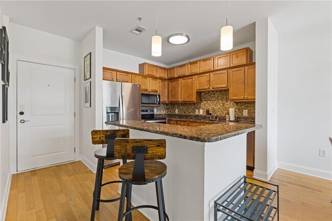 Foto del edificio - 2230 Cheshire Bridge Rd NE