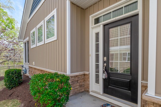 Building Photo - 447 Talons Rst Wy