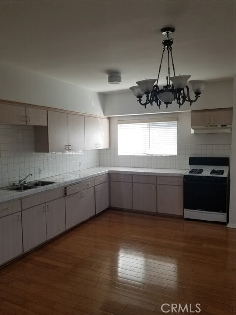 Foto del edificio - 2453 Hayes Ave