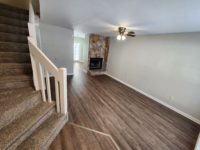 Foto del edificio - 6360 Windsor Gate Ln