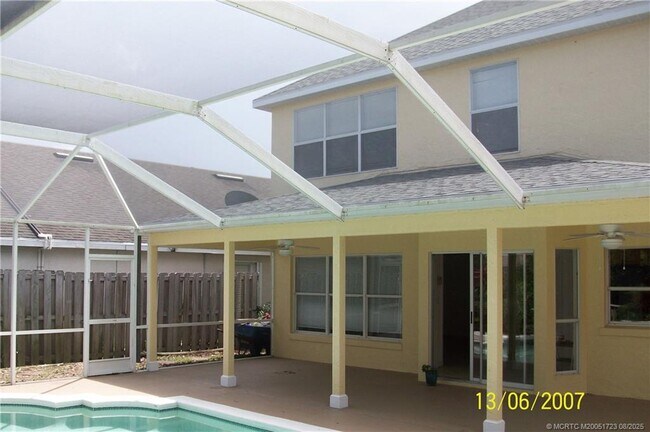 Foto del edificio - 1967 NW Marsh Rabbit Ln