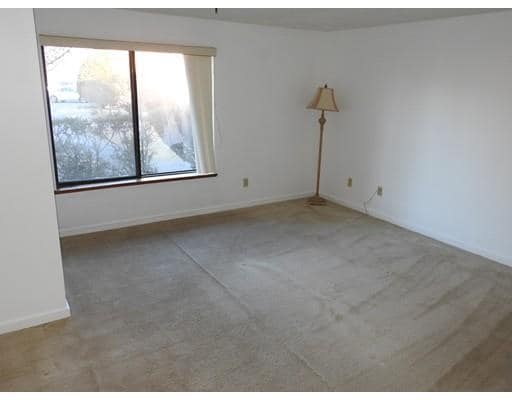 Building Photo - 132 W Meadow Rd