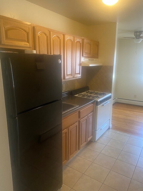 Kitchen 2 - 118 E 24th St